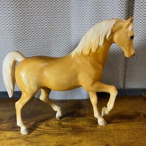 Signed Breyer Traditional Horse, Faith, Family‎ Palomino Arabian Stallion 1994